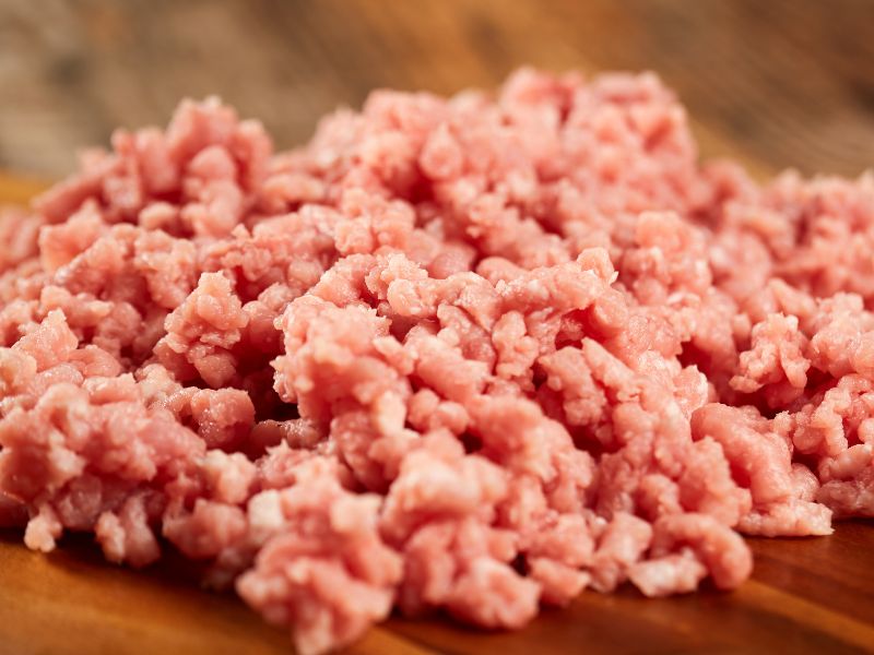 Can Cats Eat Pork Mince?