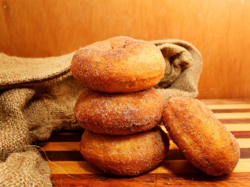 Can Cats Eat Cinnamon Donuts?